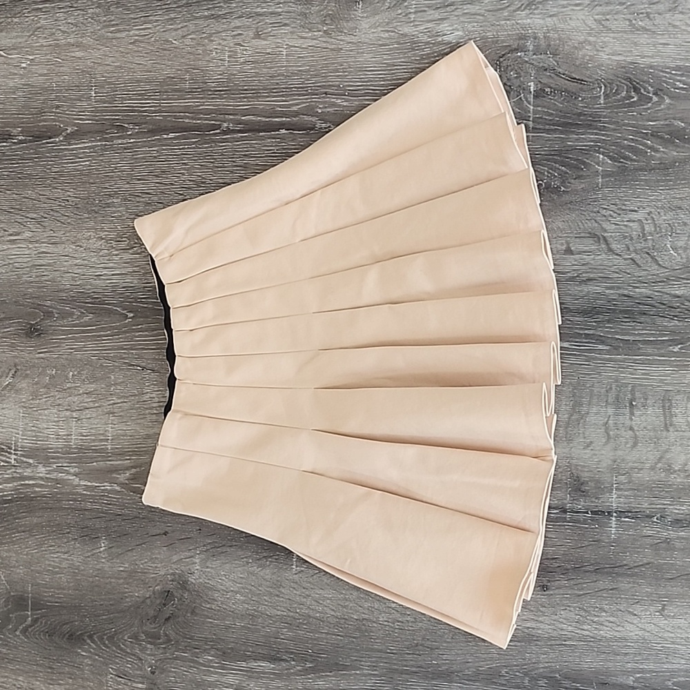 ZARA Woman Pull On High Waist Knife Pleat Pleated Tennis Skirt in Buttery Beige